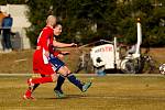 17. kolo FORTUNA divize A: Slavoj Mýto (modří) - SK Klatovy 1898 3:1 (1:0).