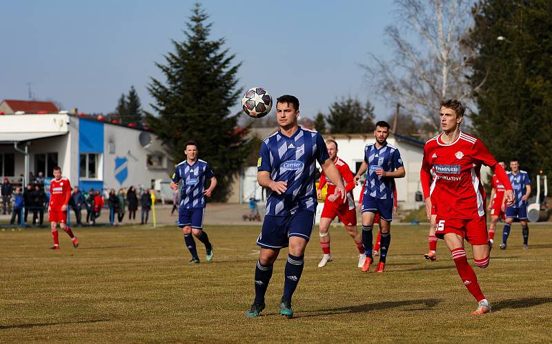 17. kolo FORTUNA divize A: Slavoj Mýto vs. Klatovy 3:1, Petřín Plzeň vs. SENCO Doubravka 0:3, FC Rokycany - ROBSTAV Přeštice 2:3.