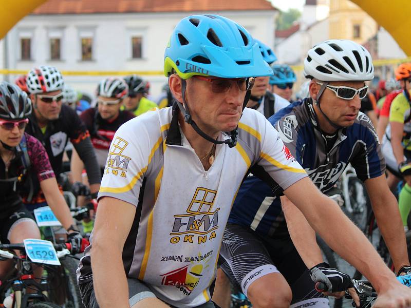 Author Král Šumavy MTB 2018 - Memoriál Františka Šraita: start závodu na 105 km na klatovském náměstí Míru