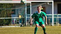 14. kolo I. B třídy: FK Horažďovice (žlutí) vs. Chanovice 3:2.