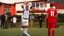 10. kolo okresního přeboru: TJ Sušice B (na snímku fotbalisté v bílých dresech) - FC Švihov 2:2 (1:1).