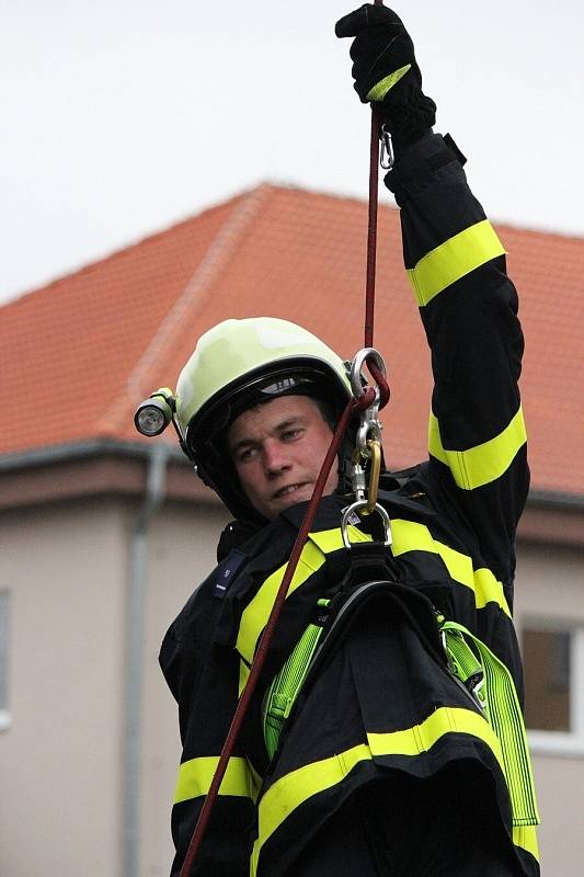 Dobrovolní hasiči se školili u profíků