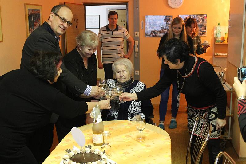 Kateřina Salajová z Klatov oslavila v pondělí 100. narozeniny.