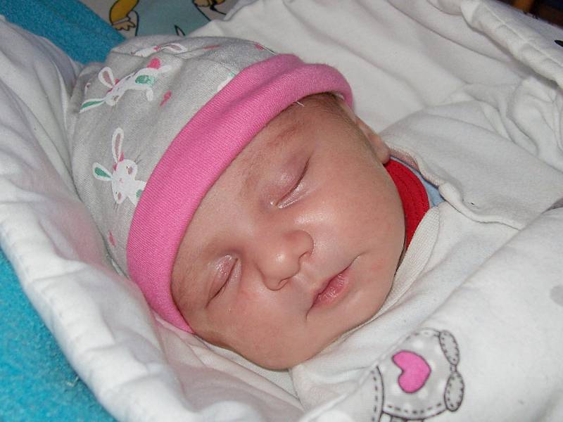 Petra Dumsová z Tajanova (3660 g, 51 cm) se narodila v klatovské porodnici 17. května ve 13.37 hodin. Rodiče Petra a Jaroslav přivítali prvorozenou očekávanou holčičku na světě společně.