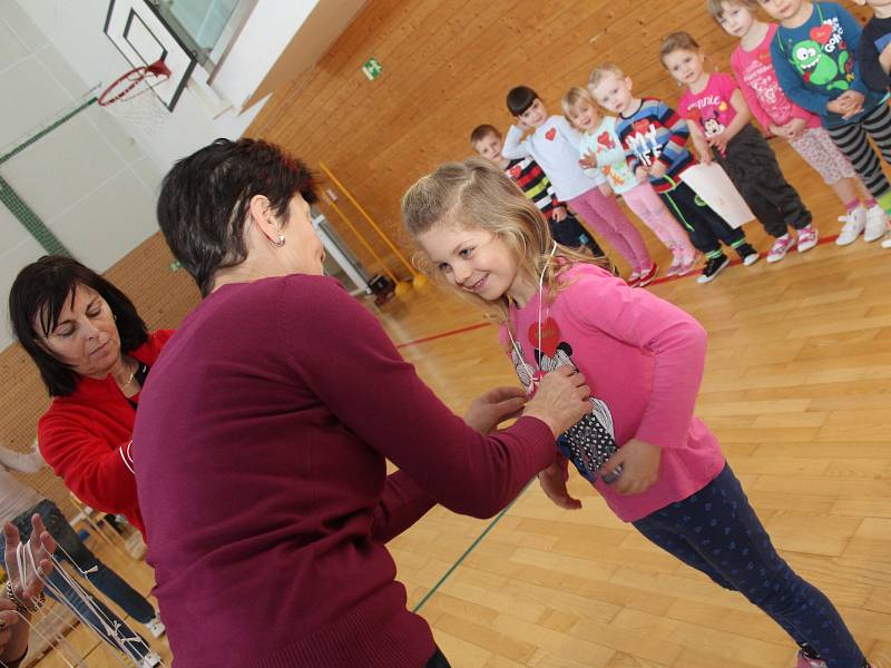 Zimní olympiáda mateřské školy v Klatovech.