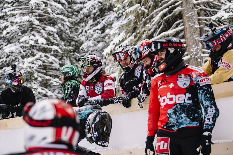 Z Riders Cupu v Rakousku. Václav Kosnar v červeném dresu.