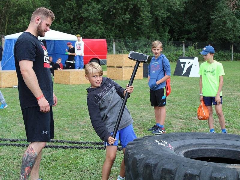 Během festivalu Open Air Lázně v Klatovech vystoupil zpěvák Ben Cristovao.