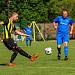 Okresní přebor, 25. kolo: TJ Sokol Hradešice (na snímku fotbalisté ve žlutočerných dresech) - TJ Sokol Vrhaveč (modří) 1:0.