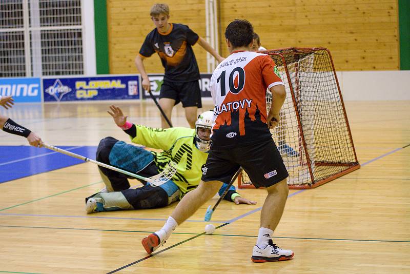 2. kolo Poháru Českého florbalu: Sport Club Klatovy (červenobílí) vs. SK Meťák České Budějovice 15:4.