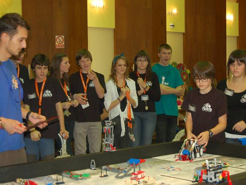 Sušičtí gymnazisté na evropském semifinále v robotice