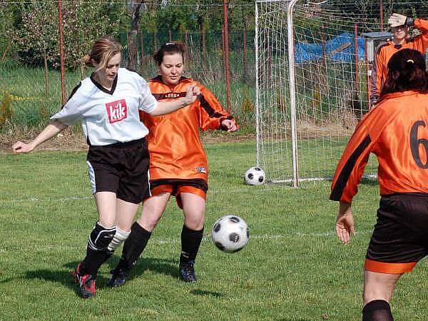 Vodnice KH Kinetic Klatovy (bílé dresy) – Plánice 2:1