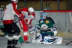 Hokejisté Lub porazili v sobotním utkání devátého kola okresního přeboru mužů Bohemia Lion Cup na klatovském ledě své hosty z domažlické Flóry vysoko 10:1.  