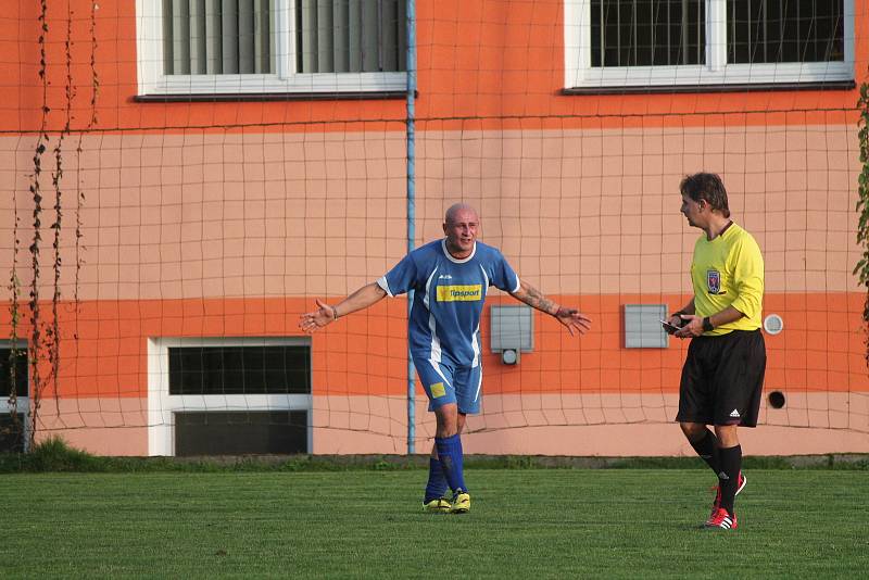 Fotbalisté TJ Sokol Měčín (na archivním snímku) porazili v pátém kole okresní III. třídy soupeře ze Železné Rudy vysoko 8:4.