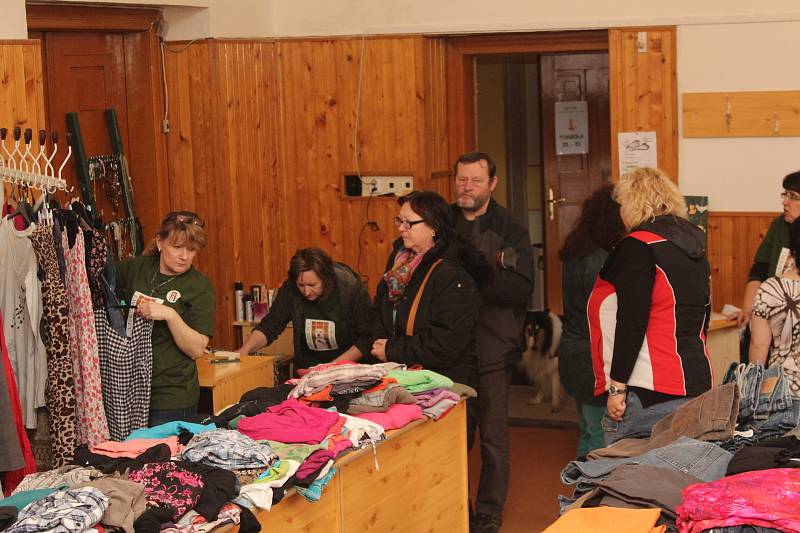 Jarní bazar na pomoc zvířatům v Sokolovně v Sušici