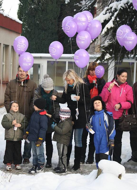 Vypouštění balonků Ježíškovy v MŠ Sluníčko v Klatovech