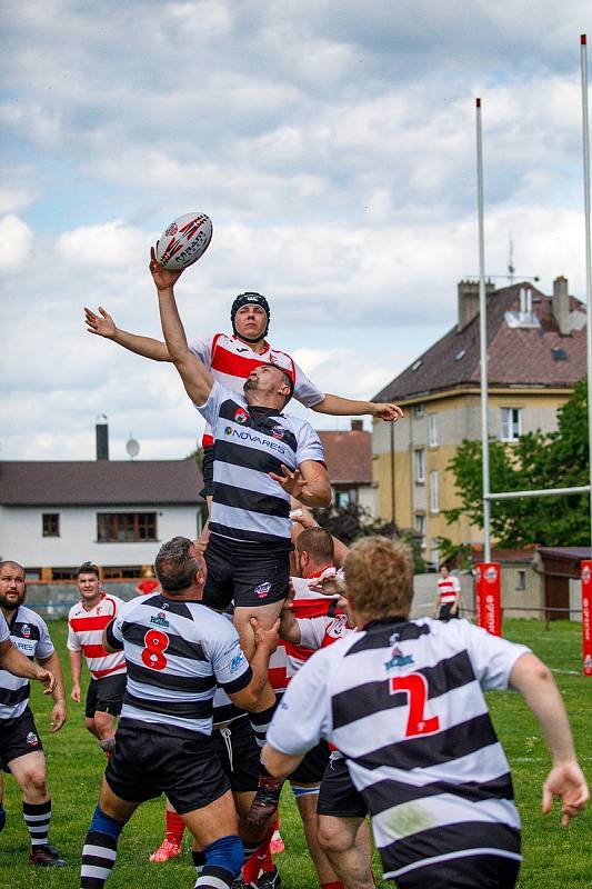 Rugby Šumava Nýrsko/RC České Budějovice (černobílé dresy) - RC Havířov 47:32.