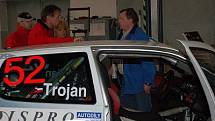 Technickými přejímkami a tradiční předstartovní show začal ve čtvrtek již 43. ročník Mogul Šumava Rallye Klatovy, jehož „předskokanem“ bude 17. Historic Vltava Rallye