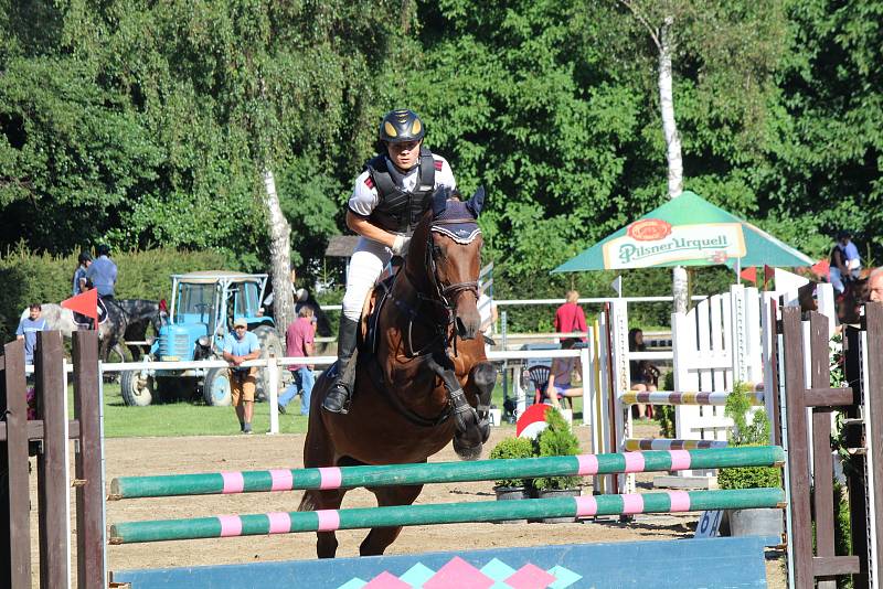 Třetí kolo Klatovského poháru dětí, juniorů a mladých jezdců, skoková soutěž "Z".