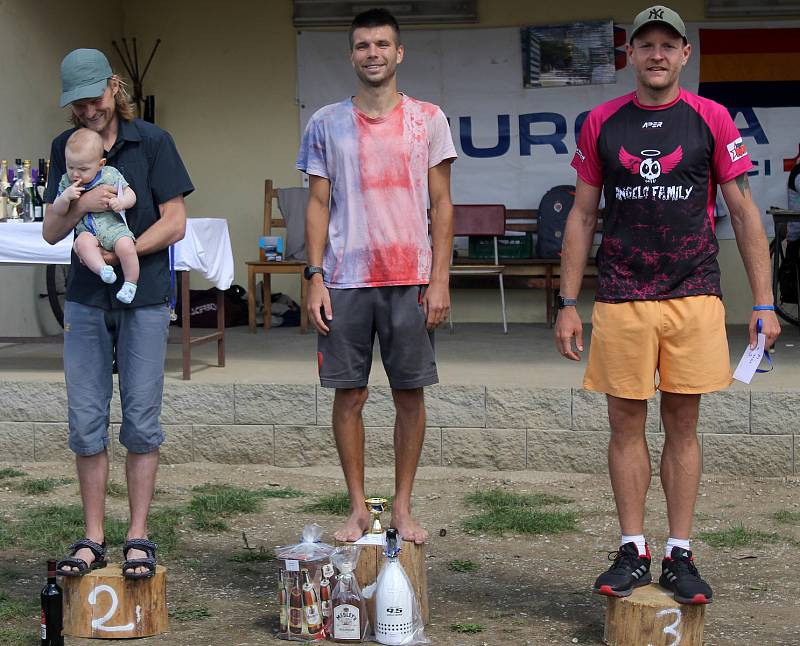 Fotogalerie ze srpnového 16. ročníku běhu Přes Vorlíky, který je stejně jako Běh Rajským údolím součástí okresního seriálu běhů mimo dráhu.