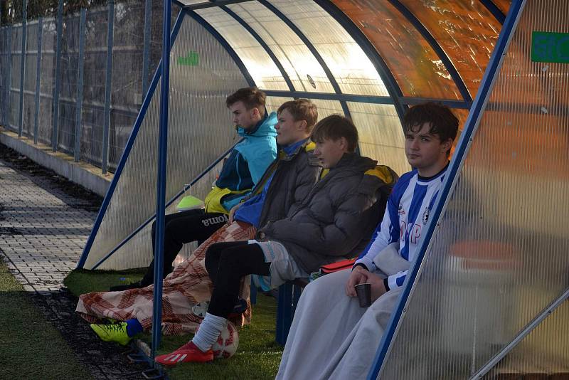 Fotbaloví dorostenci SK Klatovy 1898 (na archivním snímku hráči v červených dresech) přehráli Vejprnice 2:0.