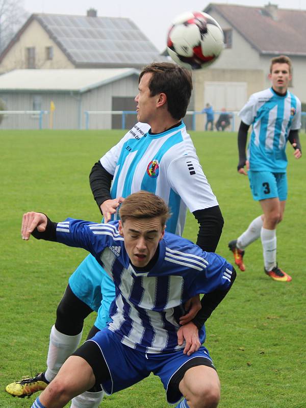 Krajský přebor staršího dorostu 2017/2018: Nýrsko (tmavě modré dresy) - Město Touškov 6:0