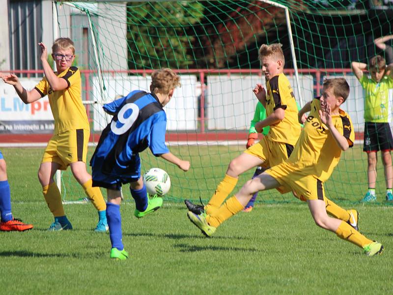 Okresní přebor mladších žáků 2017/2018: Klatovy B (žluté dresy) - Kolinec 9:0