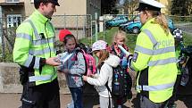 ŠKOLÁCI dostali od policistů nejen rady, ale i dárky.