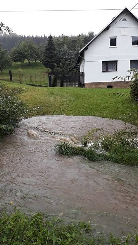 Blesková povodeň v Březí u Čachrova.