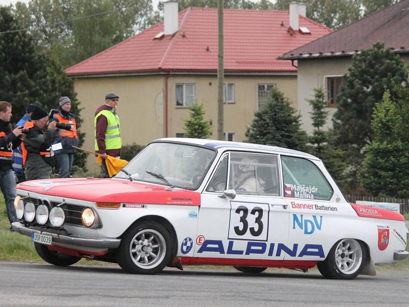První rychlostní zkouškou 23. Historic Vltava Rallye byl tradičně Klatovský okruh.