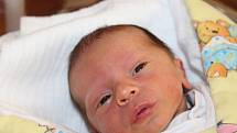 Dominik Ďoubal z Klatov se narodil v klatovské porodnici 16. května ve 23:45 hodin (2790 g, 49 cm) rodičům Ivaně a Patrikovi. Pohlaví miminka věděli rodiče dopředu.