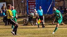 Fotbalisté TJ Pfeifer Chanovice (na archivním snímku hráči v zelených dresech) remizovali ve 22. kole I. B třídy s Blovicemi 1:1. Na penalty vyhráli hosté.