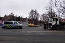 Nehoda kamionu a chodce v Klatovech.