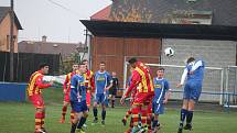 Klatovští dorostenci (na archivním snímku hráči v modrých dresech) porazili Strakonice. Devatenáctka uspěla 3:1, fotbalisté do 17 let dokonce 5:0.