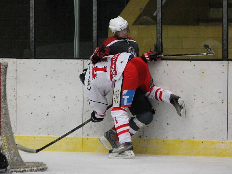 Krajská soutěž: HC Bidlo Malá Víska (šedé dresy) - HC Tachov 2:2