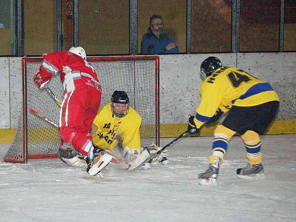 HC Tango Cup, utkání Mušlák team (červené dresy) - Viktora team