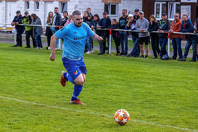 Fotbalisté TJ Sokol Mochtín po čtyřech porážkách zabrali, když ve víkendovému duelu 25. kola I. A třídy doma přehráli béčko divizních Rokycan.