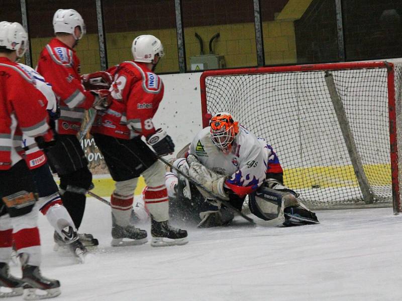 Krajská liga: HC Klatovy B (červené dresy) - HK Rokycany 5:4