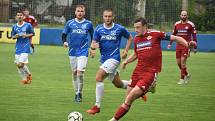 Letní příprava: SK Klatovy 1898 (červení) - TJ Jiskra Domažlice B (hráči v modrých dresech) 5:1.