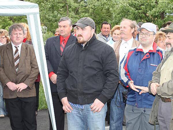 Odhalení soch sv. Jana Nepomuckého v Bolešinech