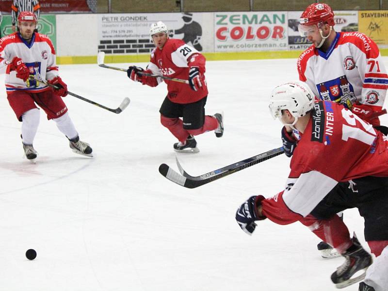 2. liga 2016/2017, osmifinále play-off: SHC Klatovy (červené dresy) - HC Lední Medvědi Pelhřimov 8:3