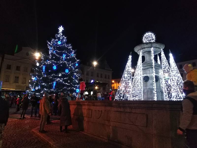 Rozsvícení vánočního stromu v Klatovech a výzdoba centra.