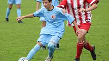 Fotbalisté SK Klatovy 1898 U17 (na archivním snímku hráči v červených dresech) rozcupovali Vejprnice (v modrém) vysoko 8:2. Pět branek vstřelil Adam Hošek.