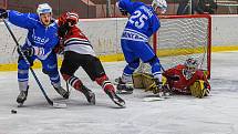 16. kolo západní konference 2. ligy: SHC Klatovy (na snímku hokejisté v červených dresech) - HC Benátky nad Jizerou 3:4.