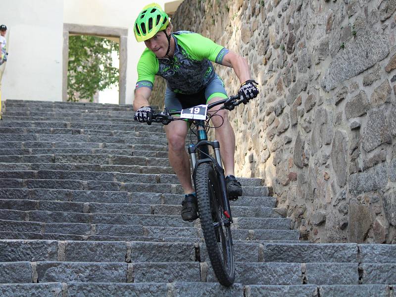 Třetí ročník klatovského závodu Královské kostky v eliminátoru MTB