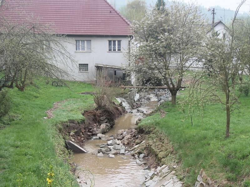 Následky sobotní bouřky na Měčínsku a jejich odstraňování