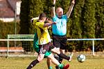 Fotbalisté TJ Pfeifer Chanovice (na archivním snímku hráči v zelených dresech) remizovali ve 22. kole I. B třídy s Blovicemi 1:1. Na penalty vyhráli hosté.