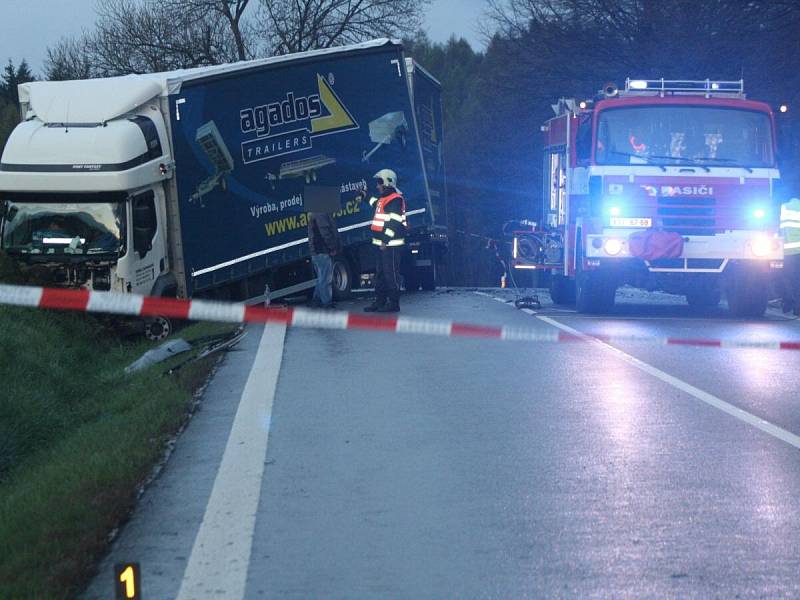 Tragická dopravní nehoda mezi Zavlekovem a Nalžovskými Horami