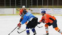 Šumavská liga amatérského hokeje: AHC Vačice (oranžové dresy) - HC 2009 Nýrsko 8:4 