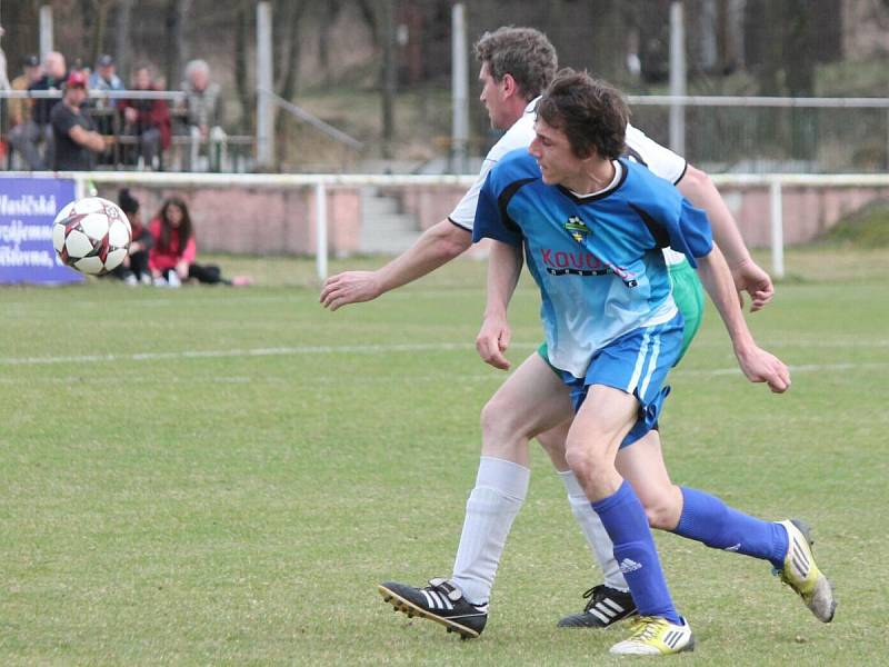 Krajský přebor mužů: Horažďovice (v modrém) - Stod 2:1.