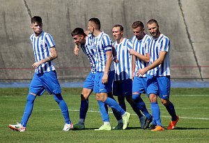 FK Okula Nýrsko (hráči áčka na archivním snímku) ovládl okresní kolo ankety Deníku o nejoblíbenější fotbalový klub roku 2023. 
